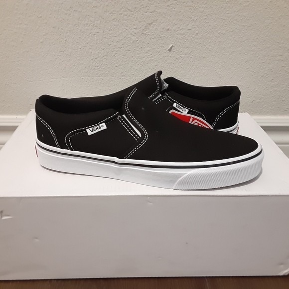 Vans - Picture 1 of 4